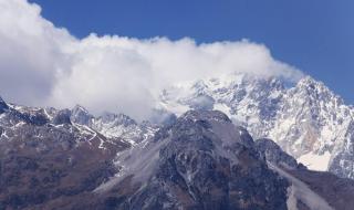 玉龙雪山平均海拔高度